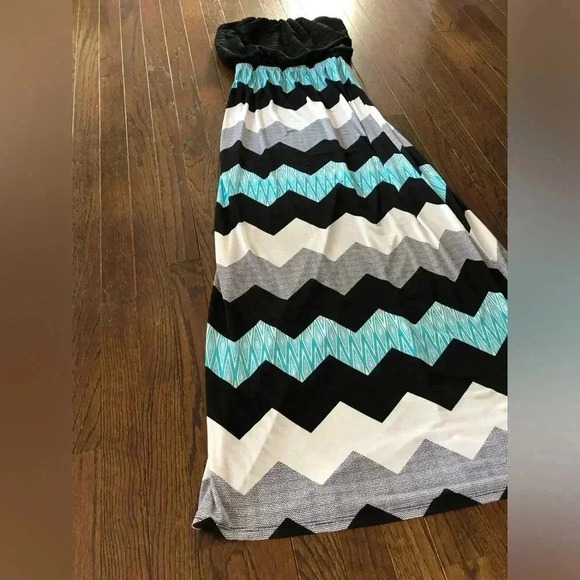 Trixxi Women’s S Black/White/Aqua Blue Chevron Strapless Maxi Dress - EUC! - Picture 2 of 11